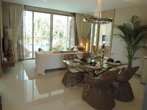 The RIVIERA Wongamat Beach