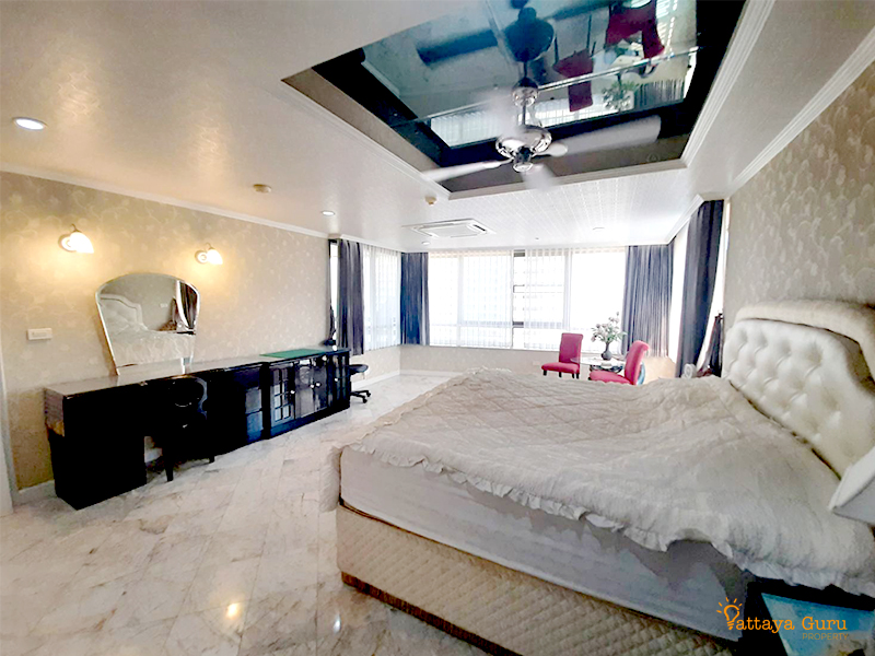 Oceanfront Corner Condo 2 Bed